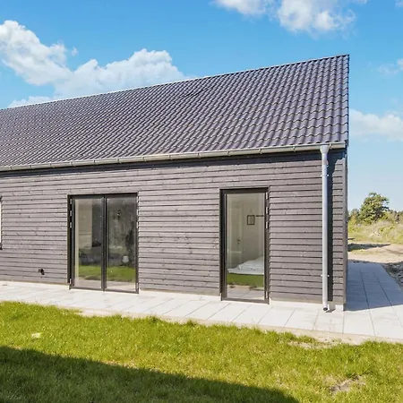 Nyaraló 4 Bedroom Beautiful In Romo *